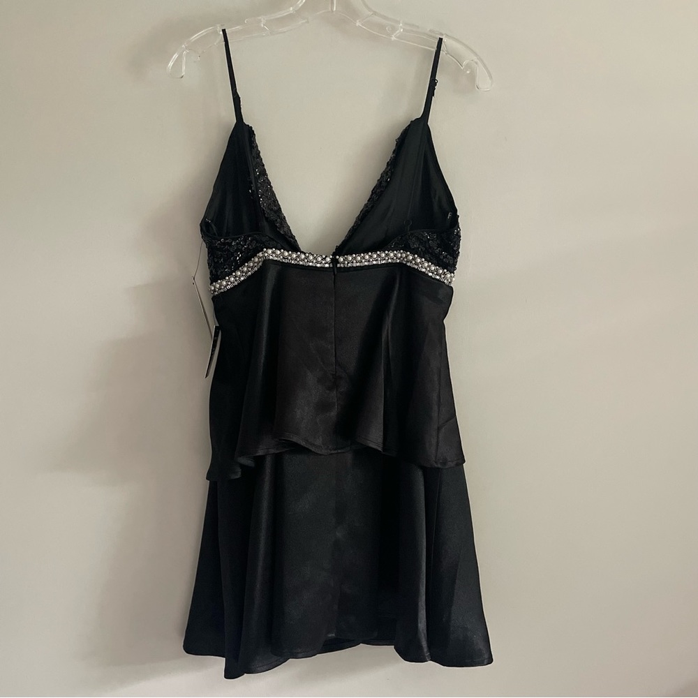 NWT Lulu’s Black Dress Sequined Tiered Plunge LBD Mini Size Small - Picture 5 of 9